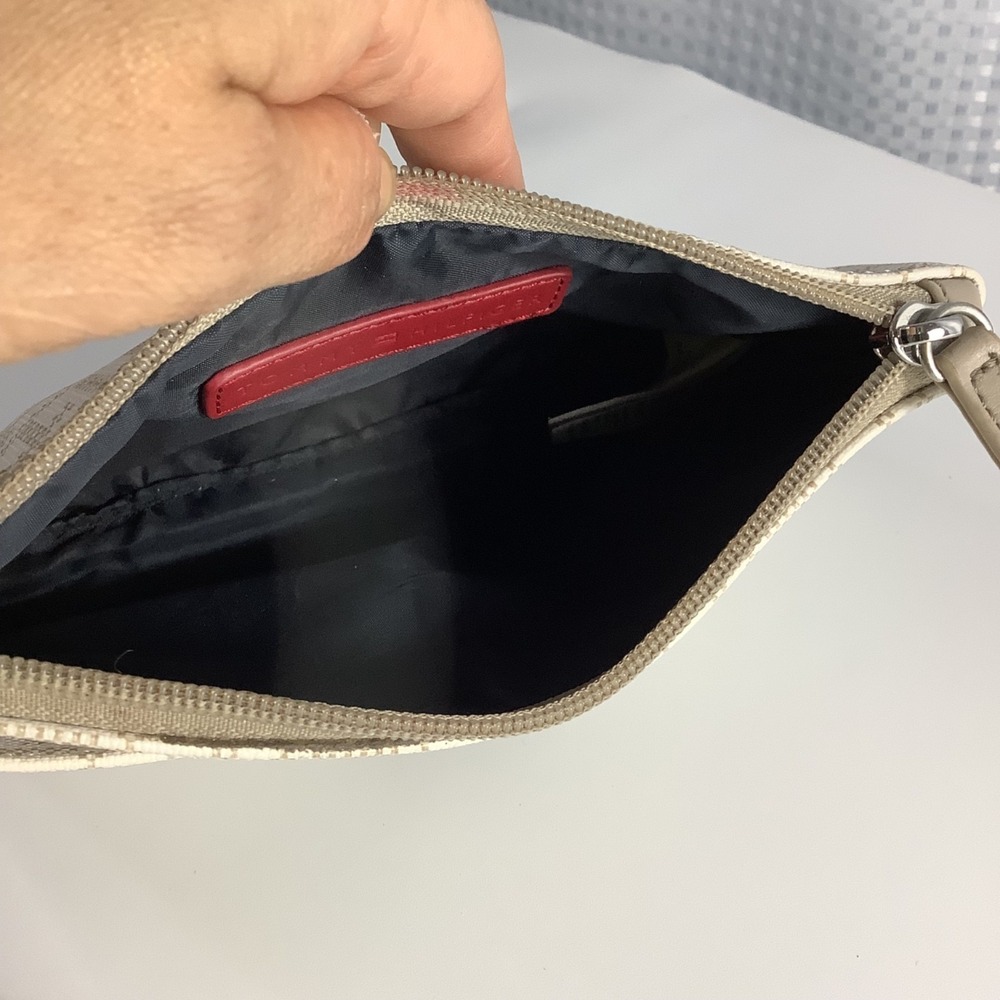 Tommy Hilfiger Women's Logo Printed Medium Wristlet Wallet Clutch Bag White/Tan - Picture 7 of 13
